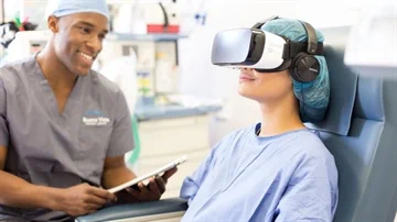 מהפכת הטכנולוגיה: דוגמאות מרתקות לשימוש במציאות רבודה (AR) בבתי חולים מודרניים